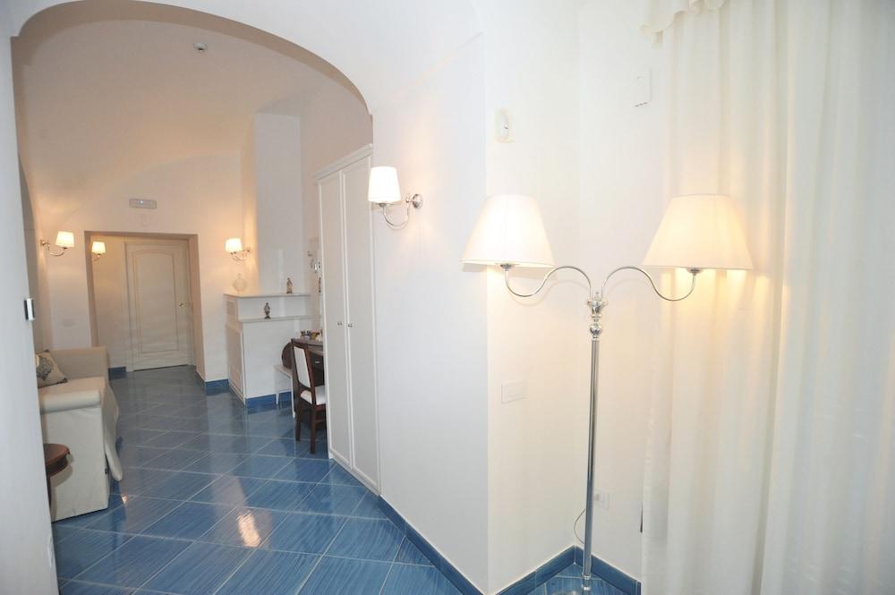 Core Amalfitano City Suites Екстер'єр фото