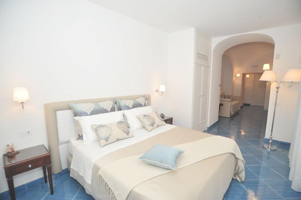 Core Amalfitano City Suites Екстер'єр фото