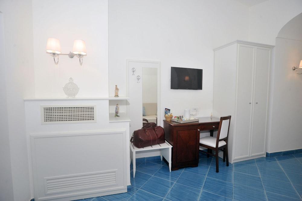 Core Amalfitano City Suites Екстер'єр фото