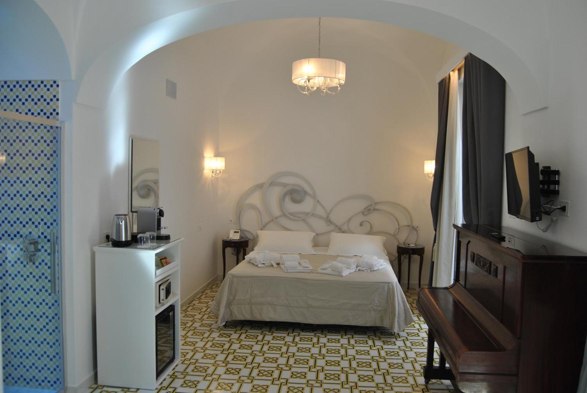 Core Amalfitano City Suites Екстер'єр фото
