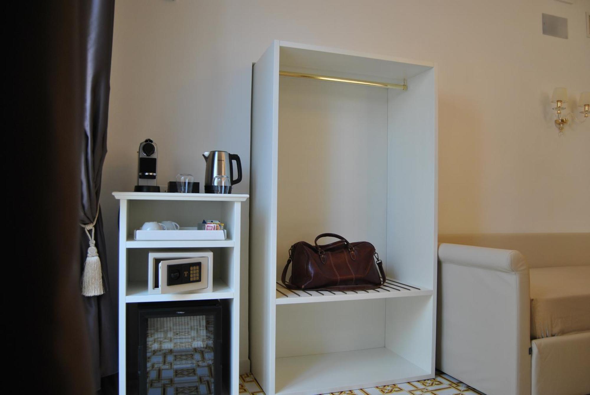 Core Amalfitano City Suites Екстер'єр фото